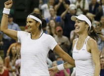 Sania and Hingis won China open women’s doubles title