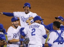 World Series: Kansas City Royals beat New York Mets to win title