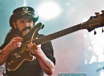 Motorhead frontman Lemmy dies of cancer aged 70