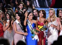 Miss Philippines Pia Alonzo Wurtzbach crowned Miss Universe 2015