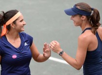 Sania Mirza & Martina Hingis pair wins the Sydney Title