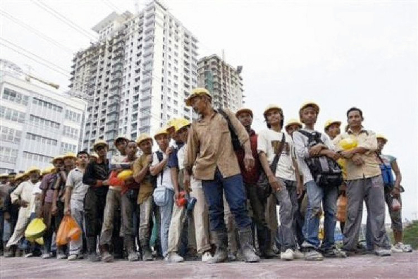 Malaysia bans recruitment of new foreign workers