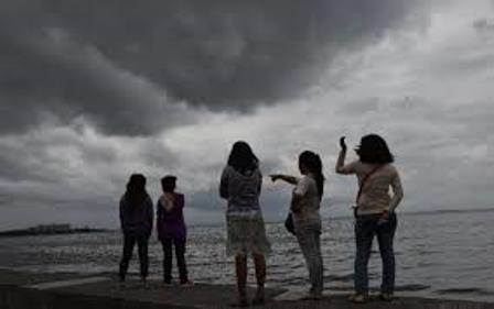 12,000 people flee as typhoon this Plilippines